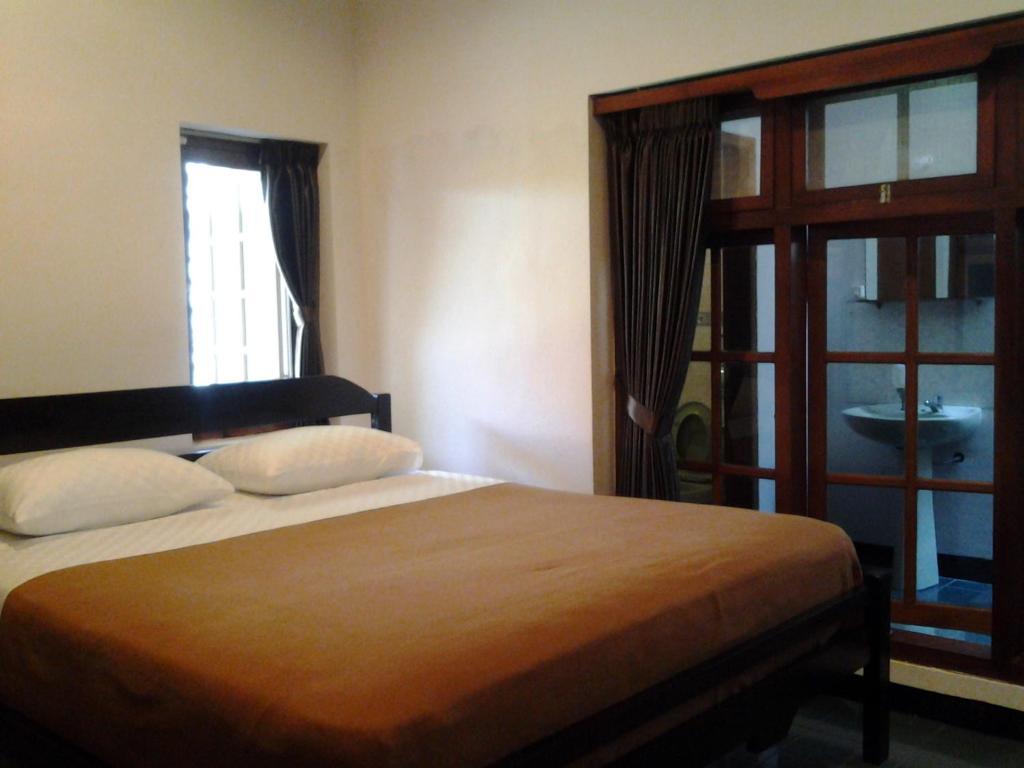 Krowi Inn Surabaya Ngoại thất bức ảnh
