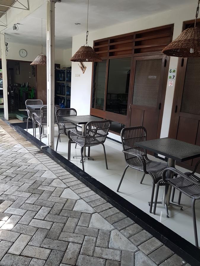 Krowi Inn Surabaya Ngoại thất bức ảnh